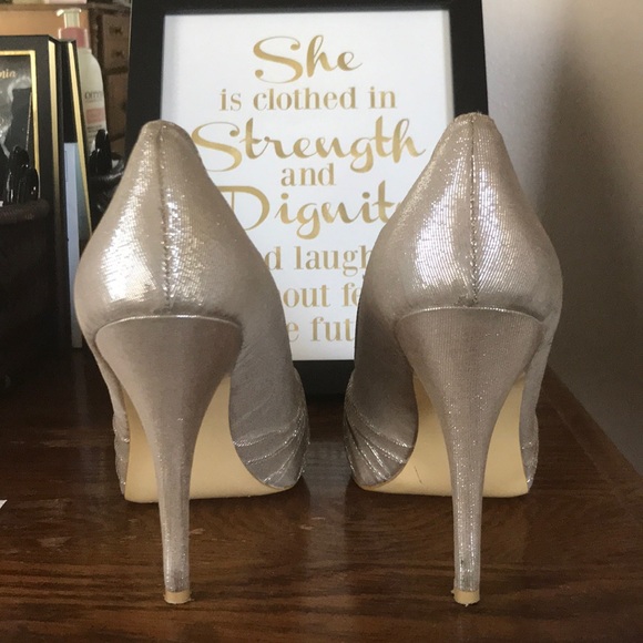 Lulu Townsend Silver Peep Toe Heels - 8.5 - Picture 3 of 5